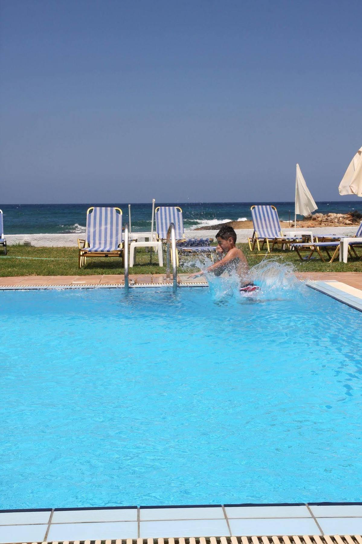 Silver Sun Studios & Apartments Малиа Экстерьер фото