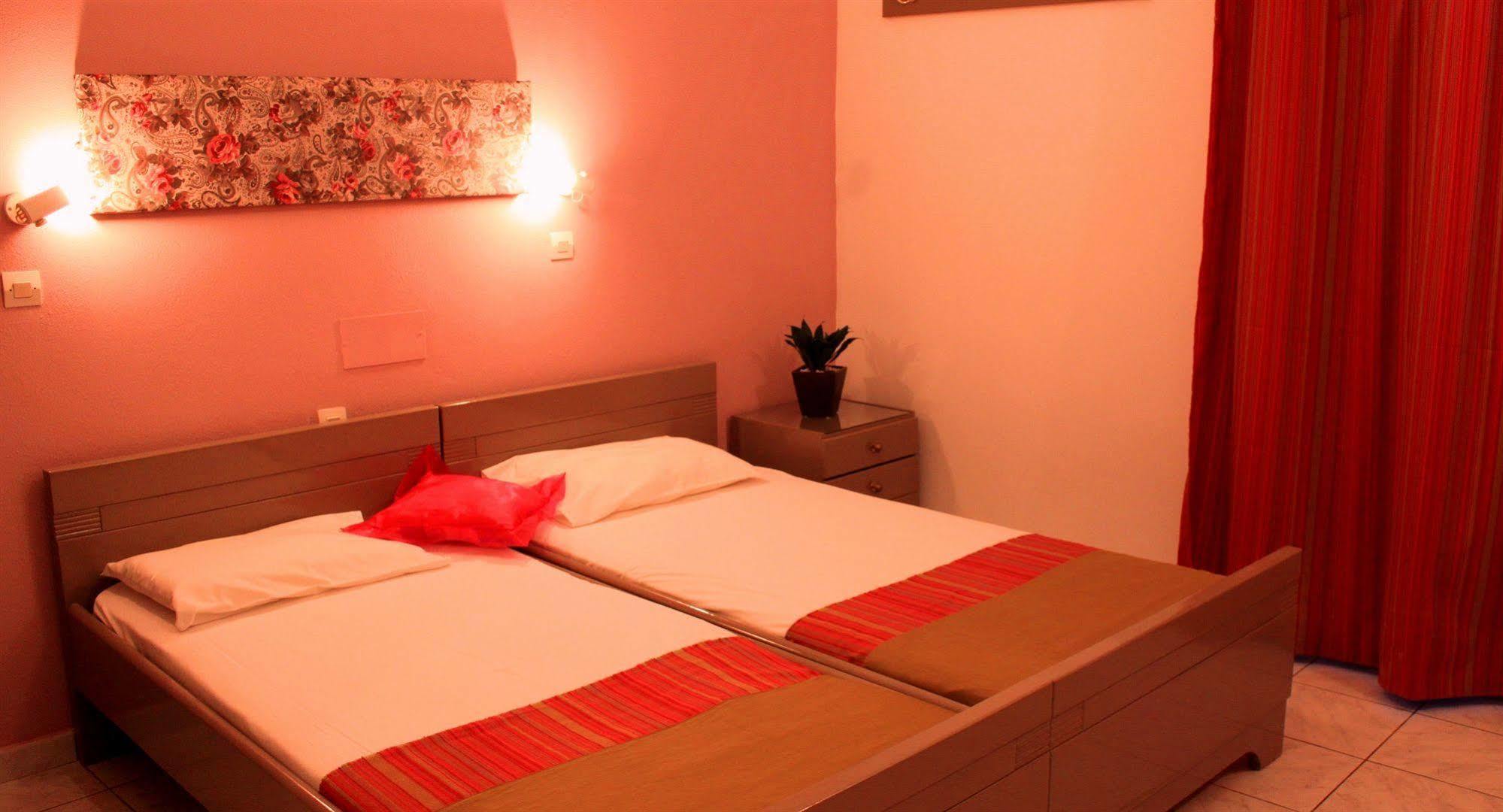 Silver Sun Studios & Apartments Малиа Экстерьер фото